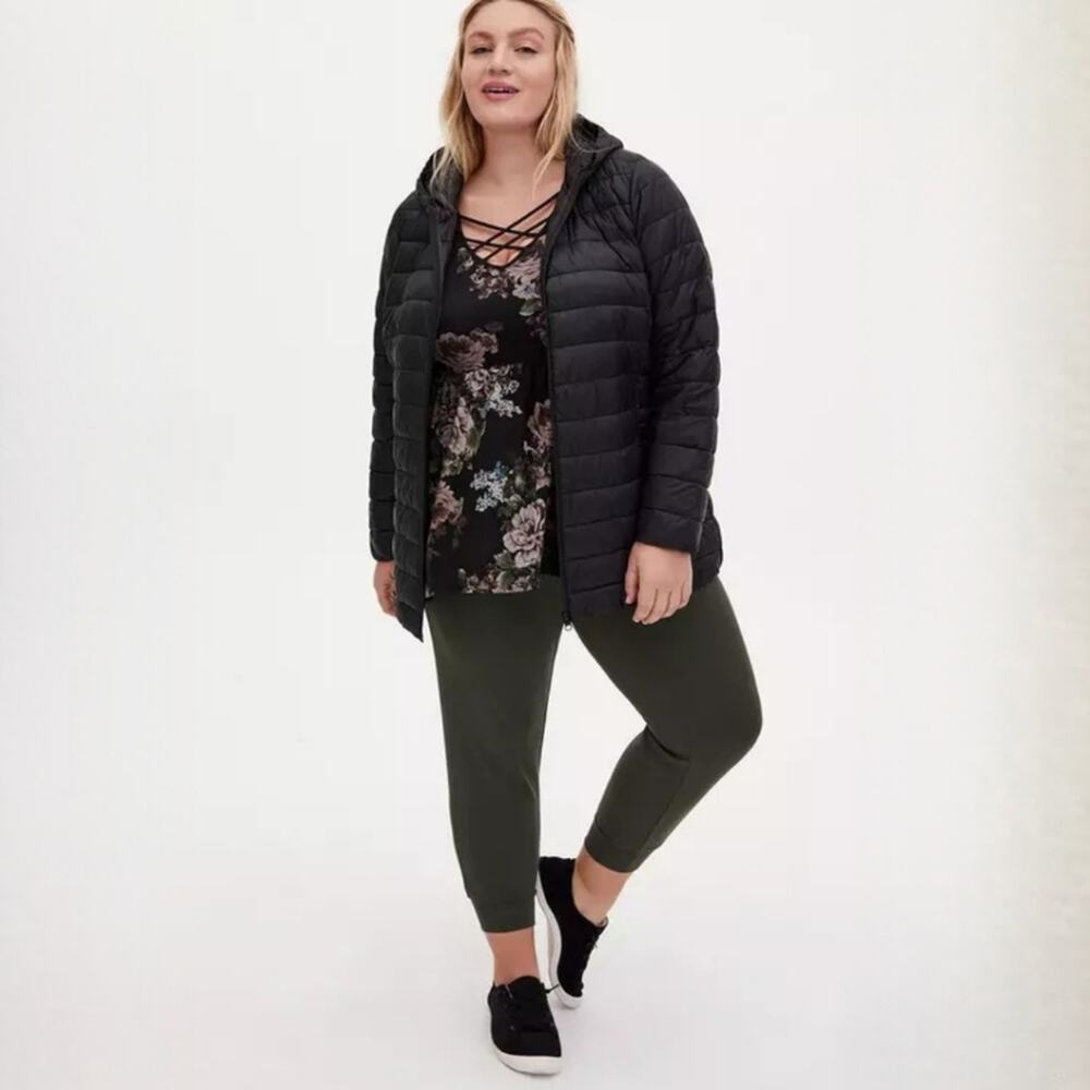 TORRID Relaxed Fit Jogger Lightweight Ponte Mid-Rise Pant In Green Plus Size 2X - Picture 12 of 13
